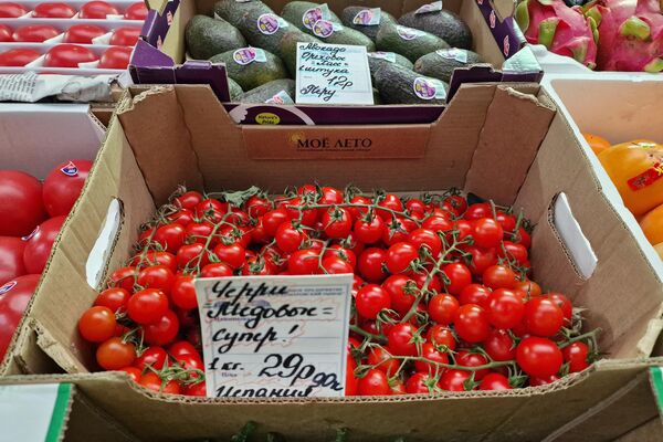 Овощи на Комаровском рынке - Sputnik Беларусь