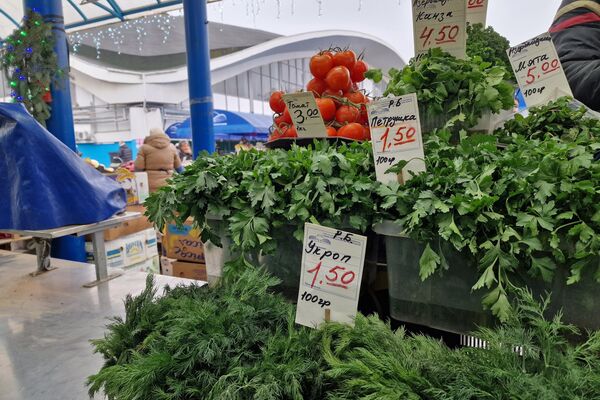 Овощи на Комаровском рынке - Sputnik Беларусь