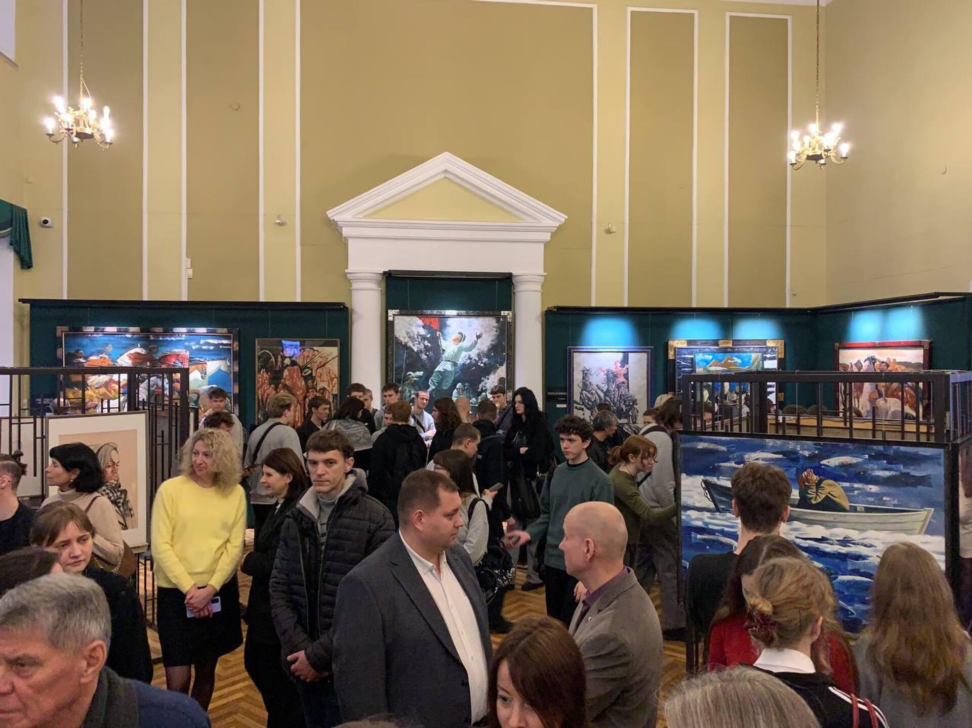 Выставка в Новом замке в Гродно - Sputnik Беларусь, 1920, 06.12.2025