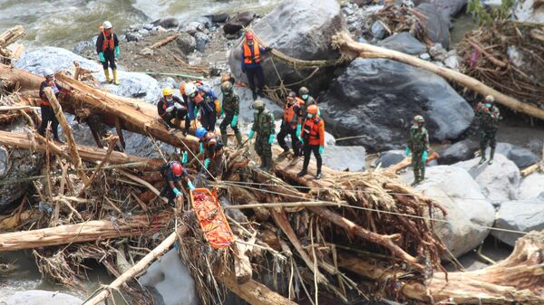 Последствия наводнений в Индонезии - Sputnik Беларусь