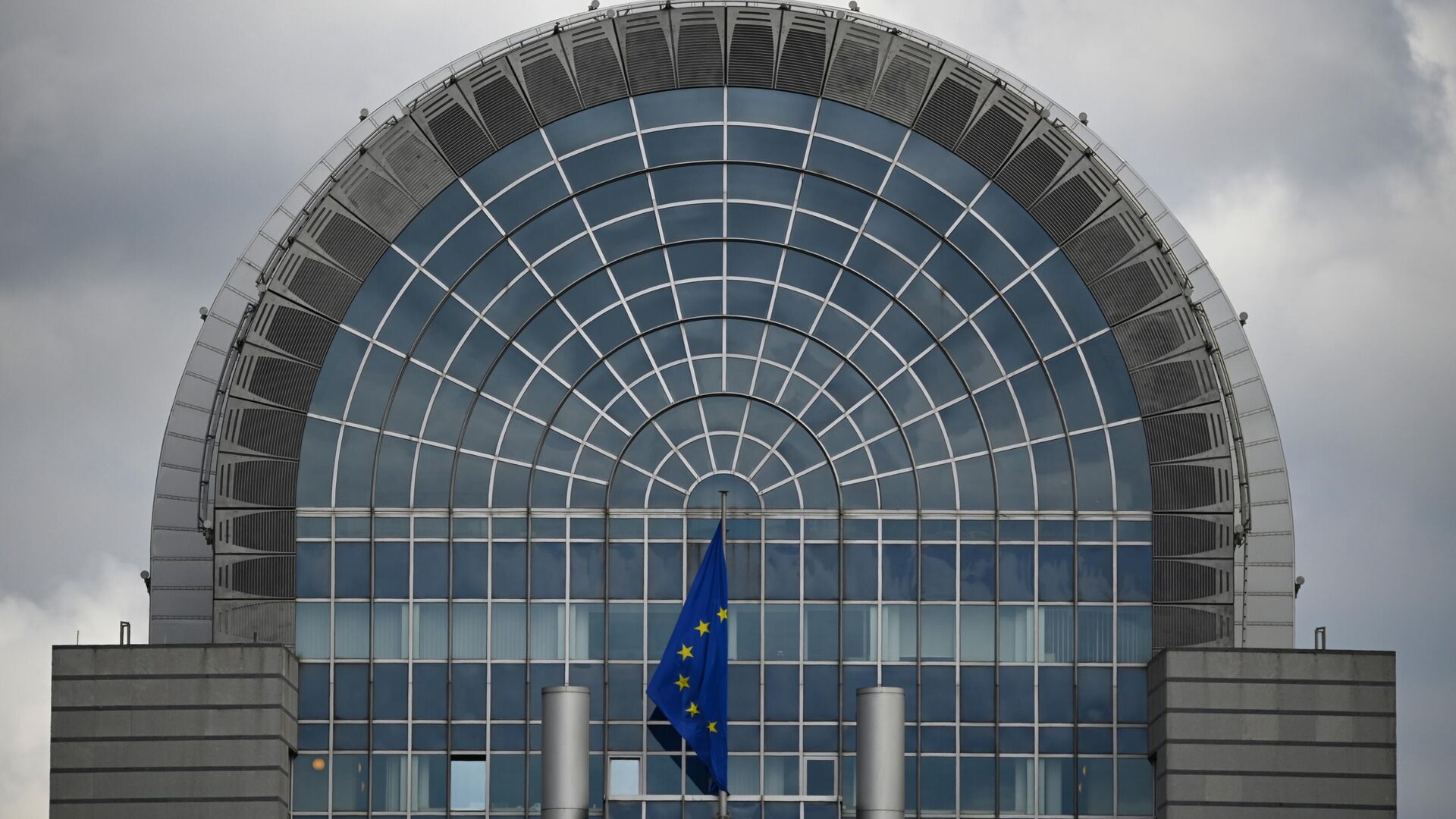 Песков: МВФ выступает против изъятия российских активов Песков: МВФ выступает против изъятия российских активов