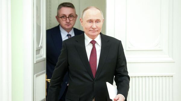 Прэзідэнт Уладзімір Пуцін правёў сустрэчу са старшынямі парламентаў дзяржаў-членаў АДКБ Прэзідэнт Уладзімір Пуцін правёў сустрэчу са старшынямі парламентаў дзяржаў-членаў АДКБ - Sputnik Беларусь