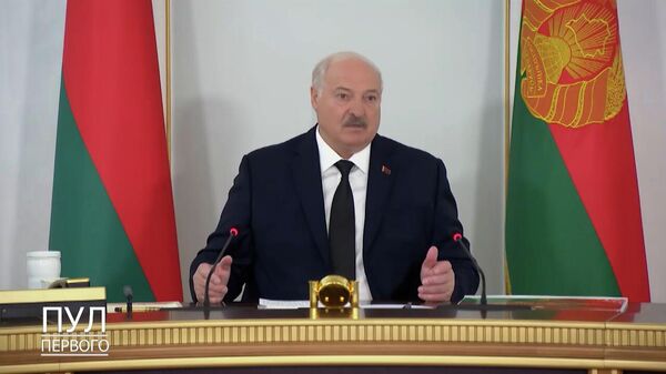 Они к психиатру ходят? Лукашенко о желании Запада разобрать железные дороги (видео) - Sputnik Беларусь