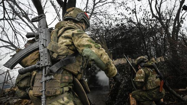 Боевая работа пушки 2А36 Гиацинт-Б в зоне СВО - Sputnik Беларусь