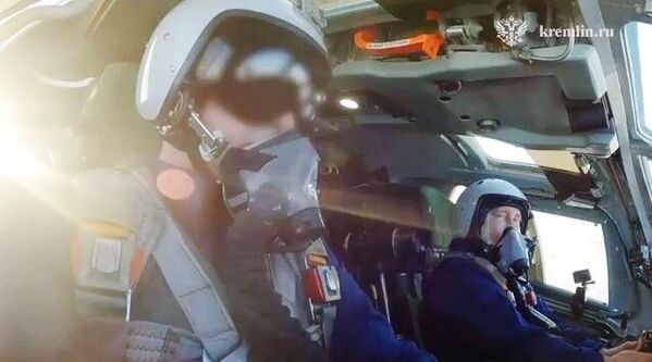 И летал на знаменитом &quot;Белом лебеде&quot; – стратегическом ракетоносце Ту-160М. - Sputnik Беларусь