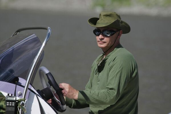 Катался на катере во время отпуска. - Sputnik Беларусь