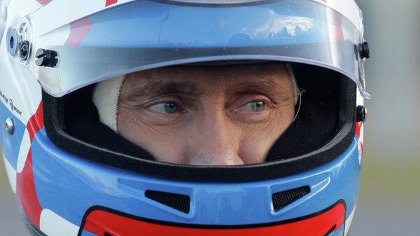 Владимир Путин попробовал себя в роли пилота Формулы-1 - Sputnik Беларусь