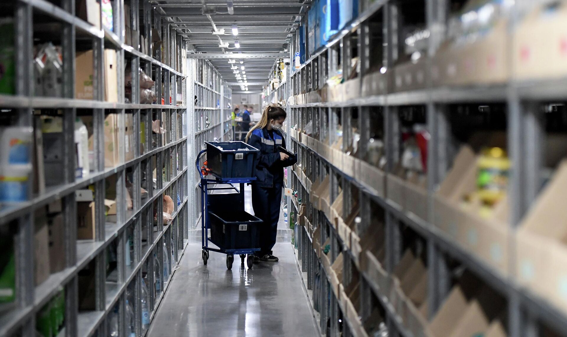 Работа логистического центра, архивное фото