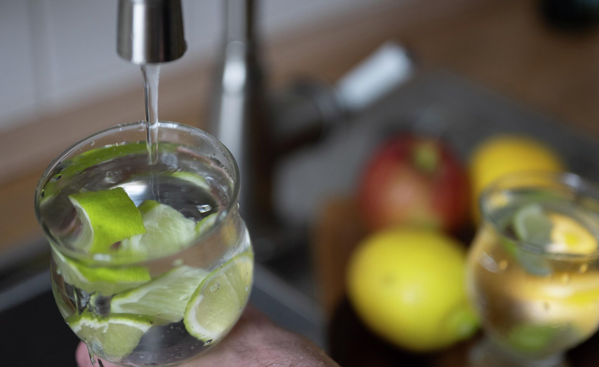 Вода с лаймом Вода с лаймом - Sputnik Беларусь, 1920, 11.12.2025