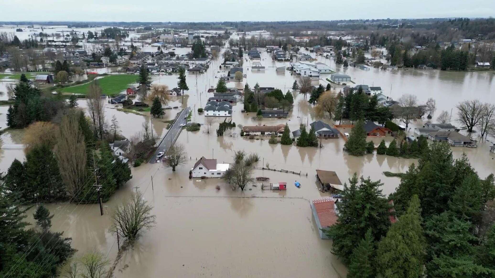 Потоп в Вашингтоне: катастрофическое наводнение в штате сняли на видео с высоты