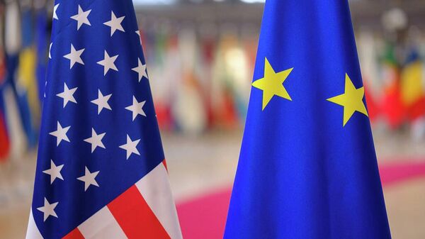 Флаги США и Евросоюза - Sputnik Беларусь