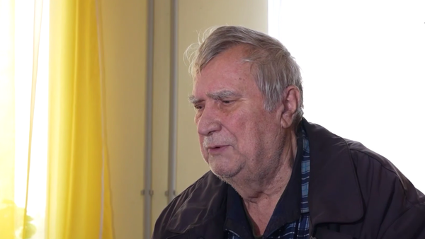 Житель Красноармейска: ВСУ вытащили из дома даже ржавый холодильник (видео) - Sputnik Беларусь