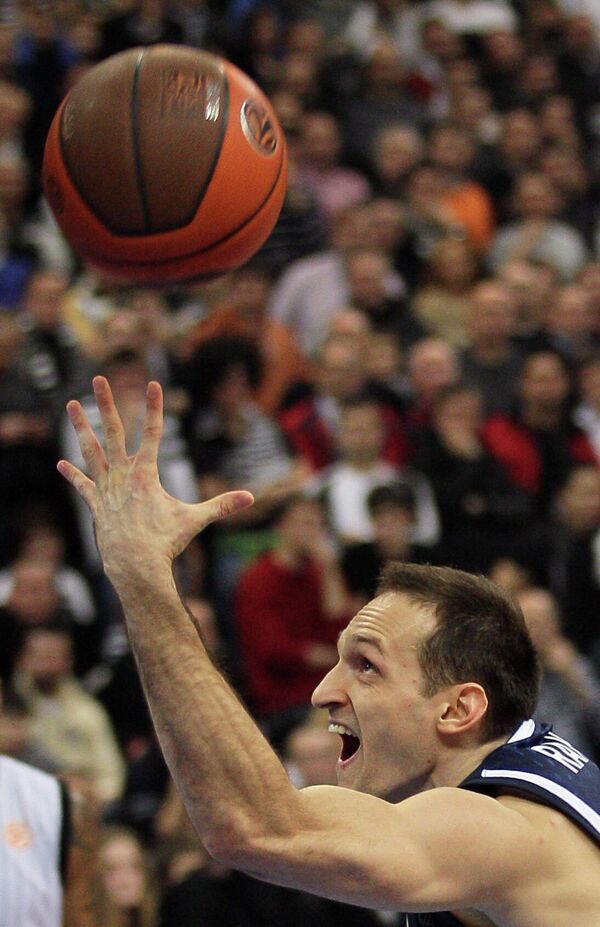 Сербский профессиональный баскетболист Игор Ракочевич родился 29 марта 1978 г.