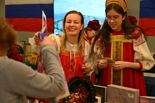 Рождественская благотворительная ярмарка в Минске. Рождественская благотворительная ярмарка в Минске. - Sputnik Беларусь