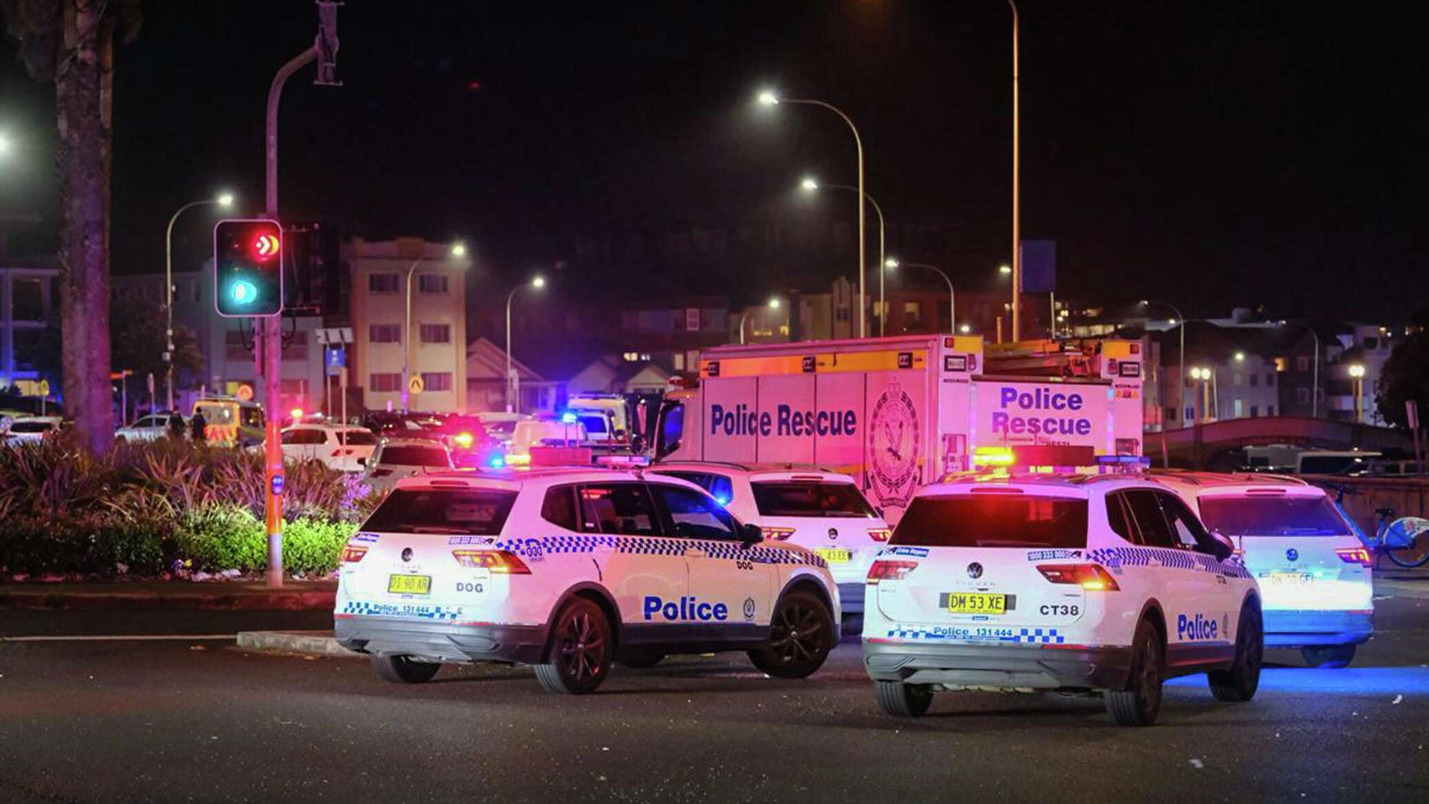 Стрельба на пляже в Сиднее: полиция нашла взрывчатку Стрельба на пляже в Сиднее: полиция нашла взрывчатку