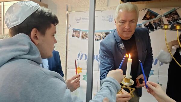 Праздник Ханука отмечают в минской синагоге (видео) - Sputnik Беларусь