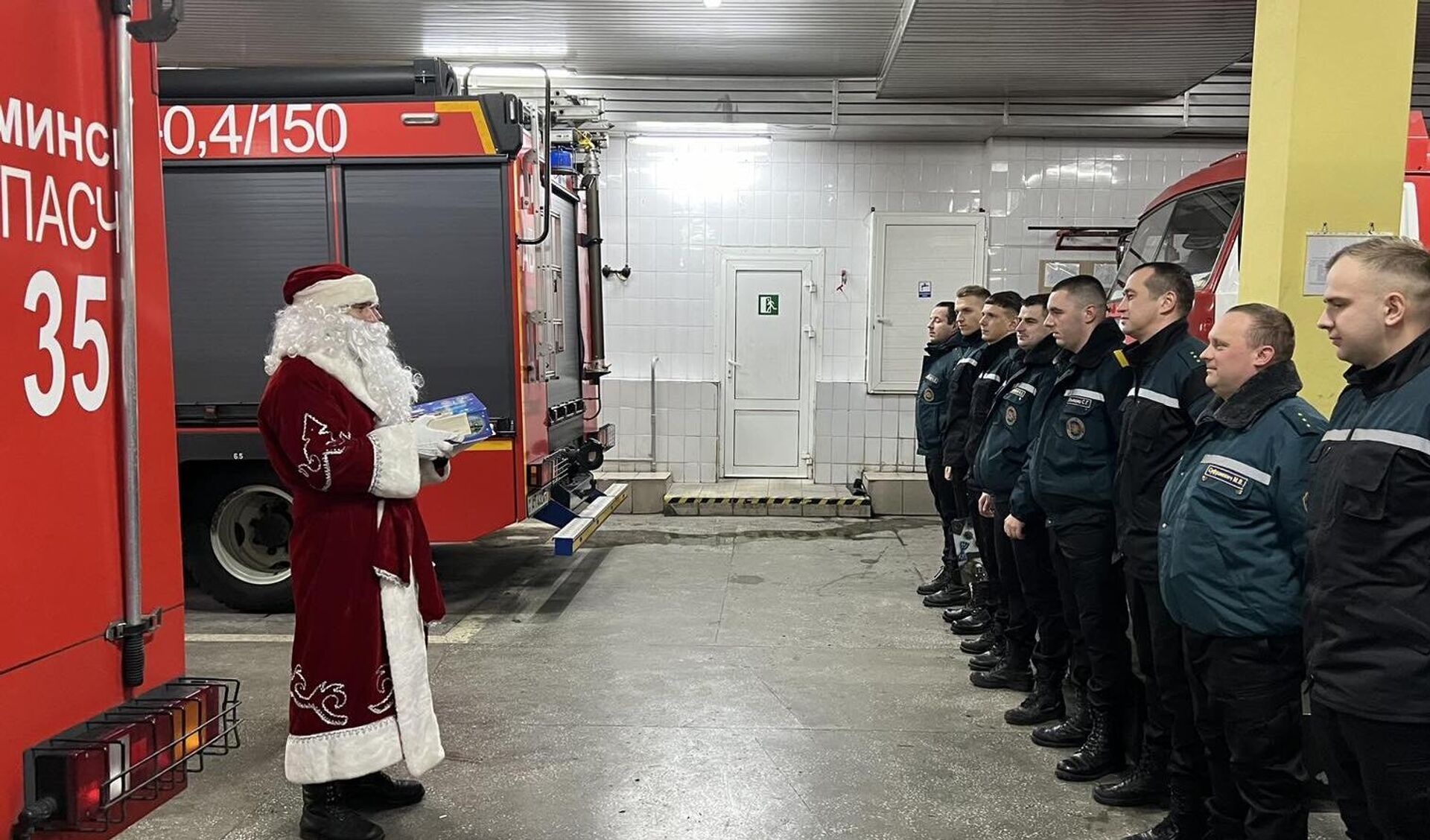 Как отмечают Новый год работники МЧС