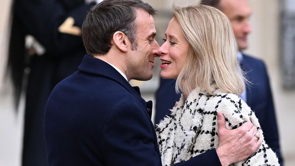Президент Франции Эммануэль Макрон и глава еврокомиссии Кая Каллас - Sputnik Беларусь