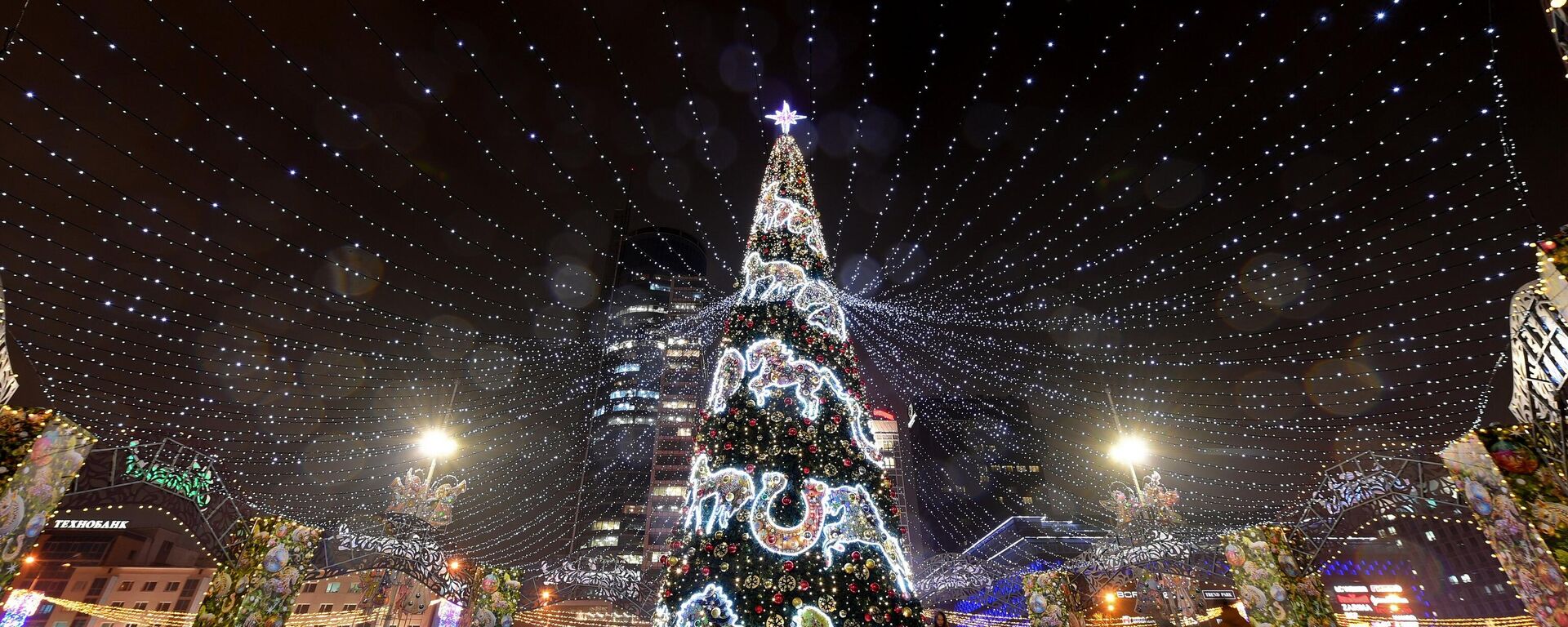 Навагодняя ёлка - Sputnik Беларусь, 1920, 05.01.2026