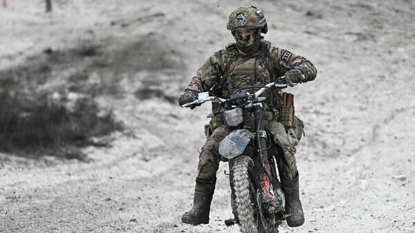 Отработка боевого слаживания военнослужащими 164-й мотострелковой бригады - Sputnik Беларусь