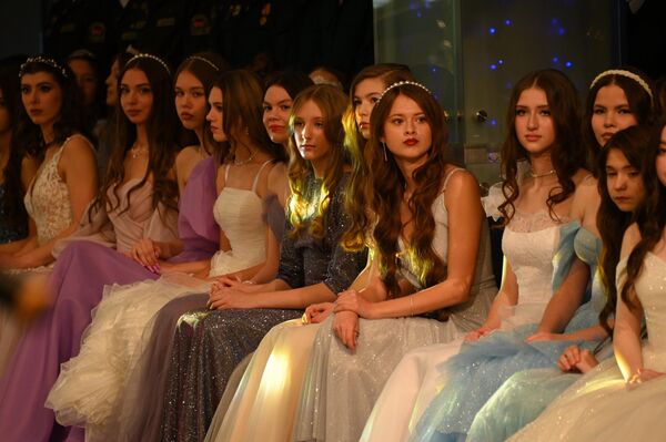 Бал в Национальной школе красоты - Sputnik Беларусь