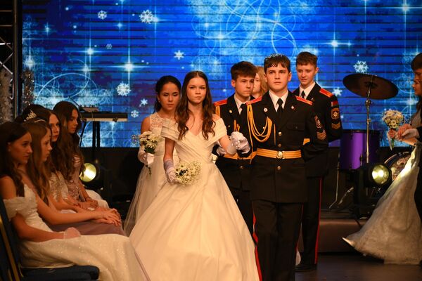 Бал в Национальной школе красоты - Sputnik Беларусь