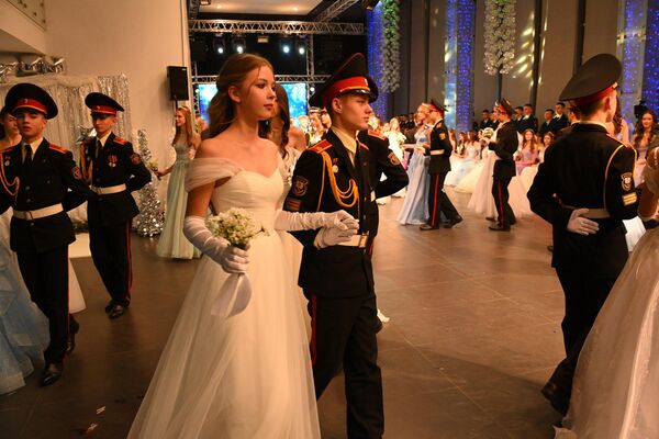 Бал в Национальной школе красоты - Sputnik Беларусь