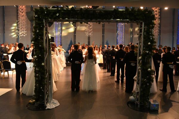 Бал в Национальной школе красоты - Sputnik Беларусь