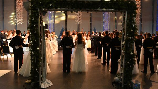 Бал в Национальной школе красоты - Sputnik Беларусь