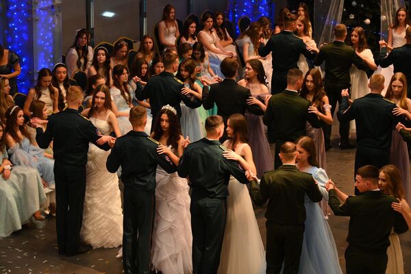 Бал в Национальной школе красоты - Sputnik Беларусь