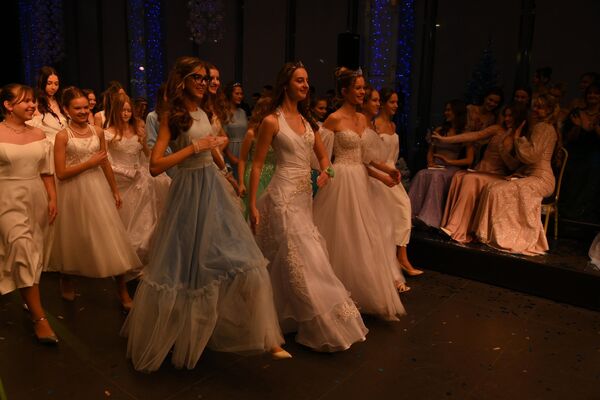 Бал в Национальной школе красоты - Sputnik Беларусь