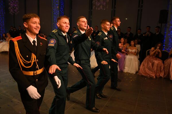 Бал в Национальной школе красоты - Sputnik Беларусь