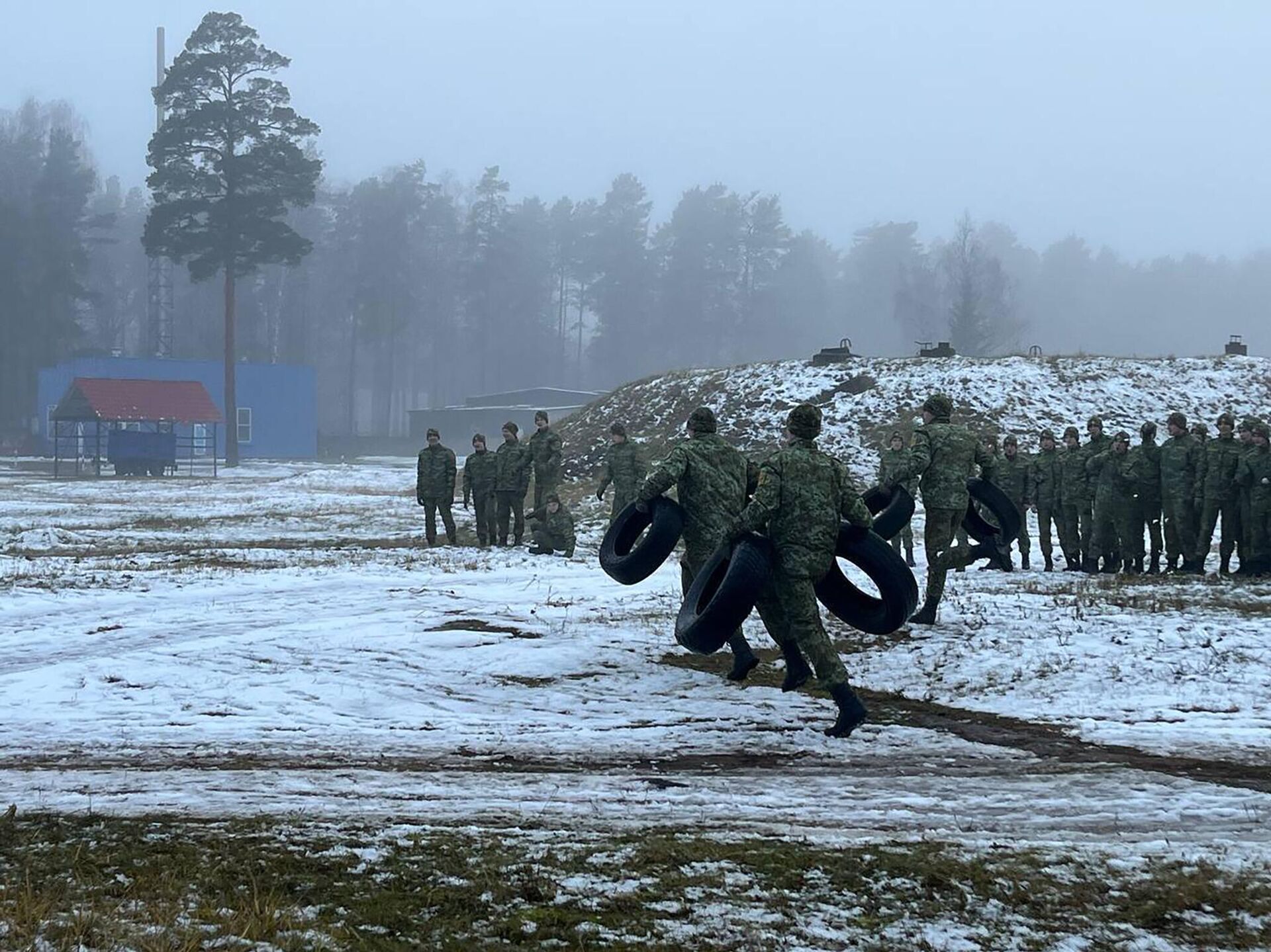Курс молодого бойца Курс молодого бойца - Sputnik Беларусь, 1920, 20.12.2025