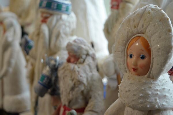 Коллекция Дедов Морозов и Снегурочек  Екатерины Богданович  - Sputnik Беларусь