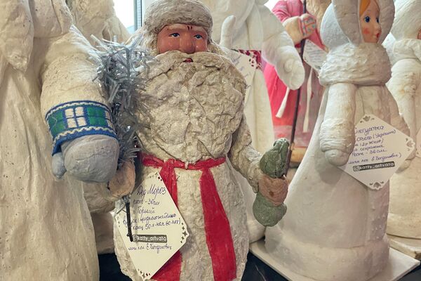 Коллекция Дедов Морозов и Снегурочек  Екатерины Богданович  - Sputnik Беларусь