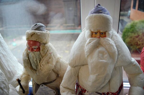 Выражение лица у дедушек разное, а предназначение у всех одно – дарить волшебство - Sputnik Беларусь