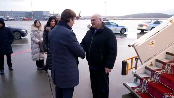 Президент Беларуси прибыл в Санкт-Петербург - Sputnik Беларусь