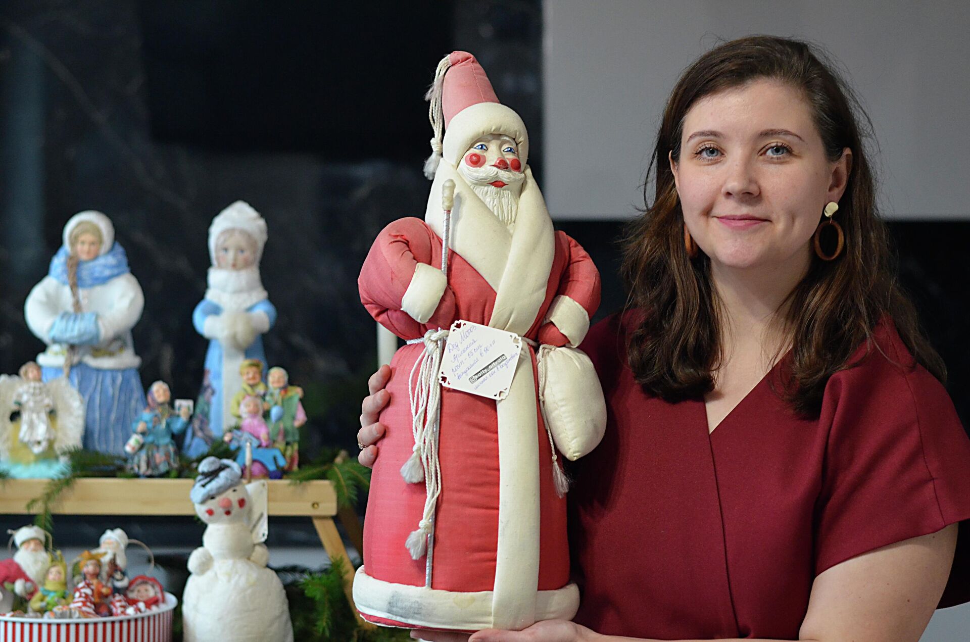 Коллекция Дедов Морозов и Снегурочек  Екатерины Богданович  - Sputnik Беларусь, 1920, 21.12.2025