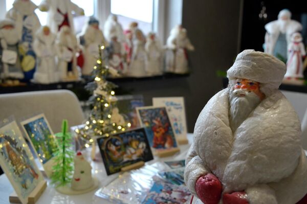 Коллекция Дедов Морозов и Снегурочек  Екатерины Богданович  - Sputnik Беларусь