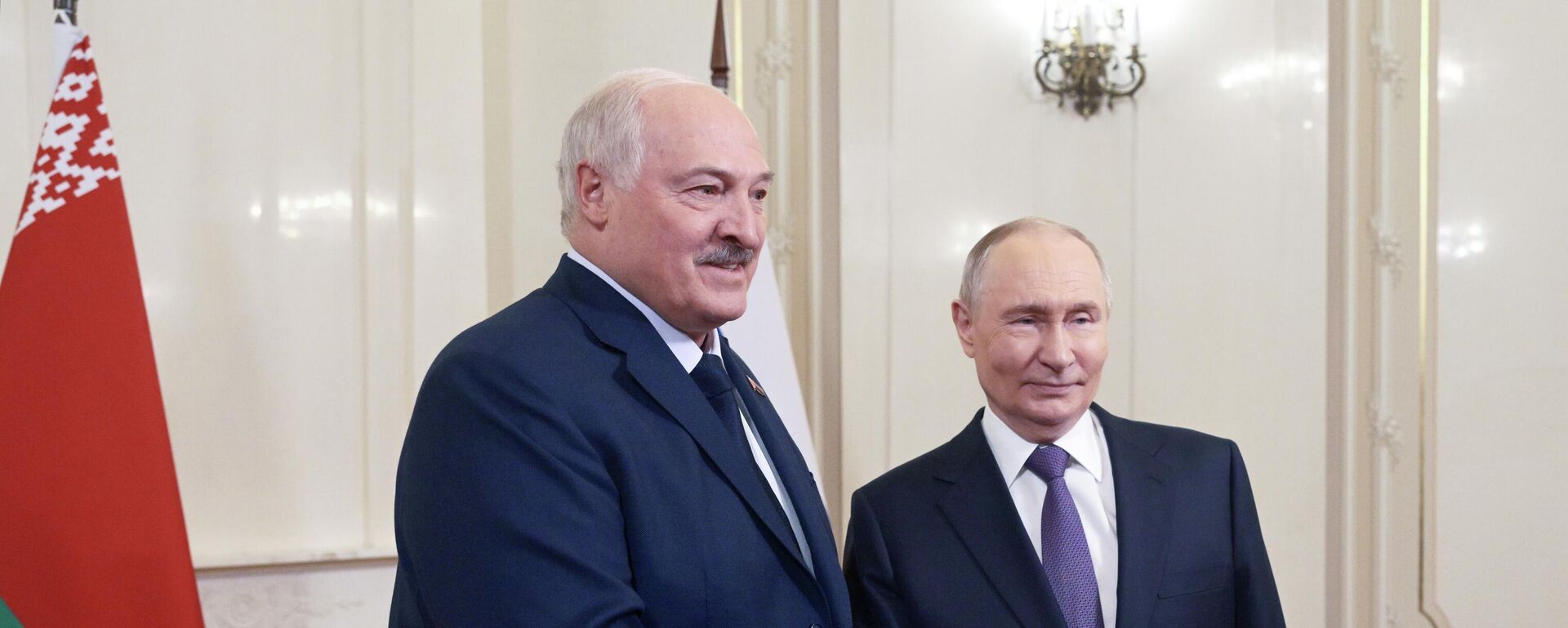 Аляксандр Лукашэнка і Уладзімір Пуцін - Sputnik Беларусь, 1920, 22.12.2025