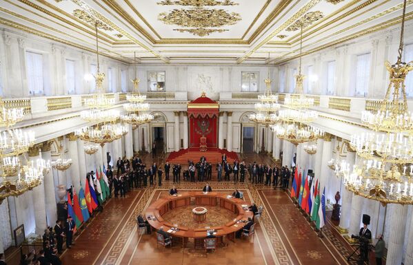 Неформальный саммит СНГ проходит в Большом тронном зале Эрмитажа. - Sputnik Беларусь