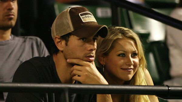 Энрике Иглесиас и Анна Курникова - Sputnik Беларусь