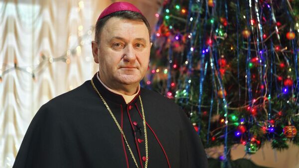 Диалог, ведущий к миру: митрополит Станевский поздравил католиков с Рождеством (видео) - Sputnik Беларусь