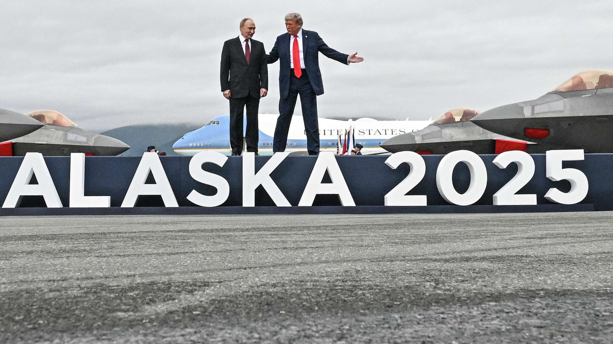 Европа и Зеленский пытаются оттащить Трампа от предложений Аляски – МИД РФ Европа и Зеленский пытаются оттащить Трампа от предложений Аляски – МИД РФ