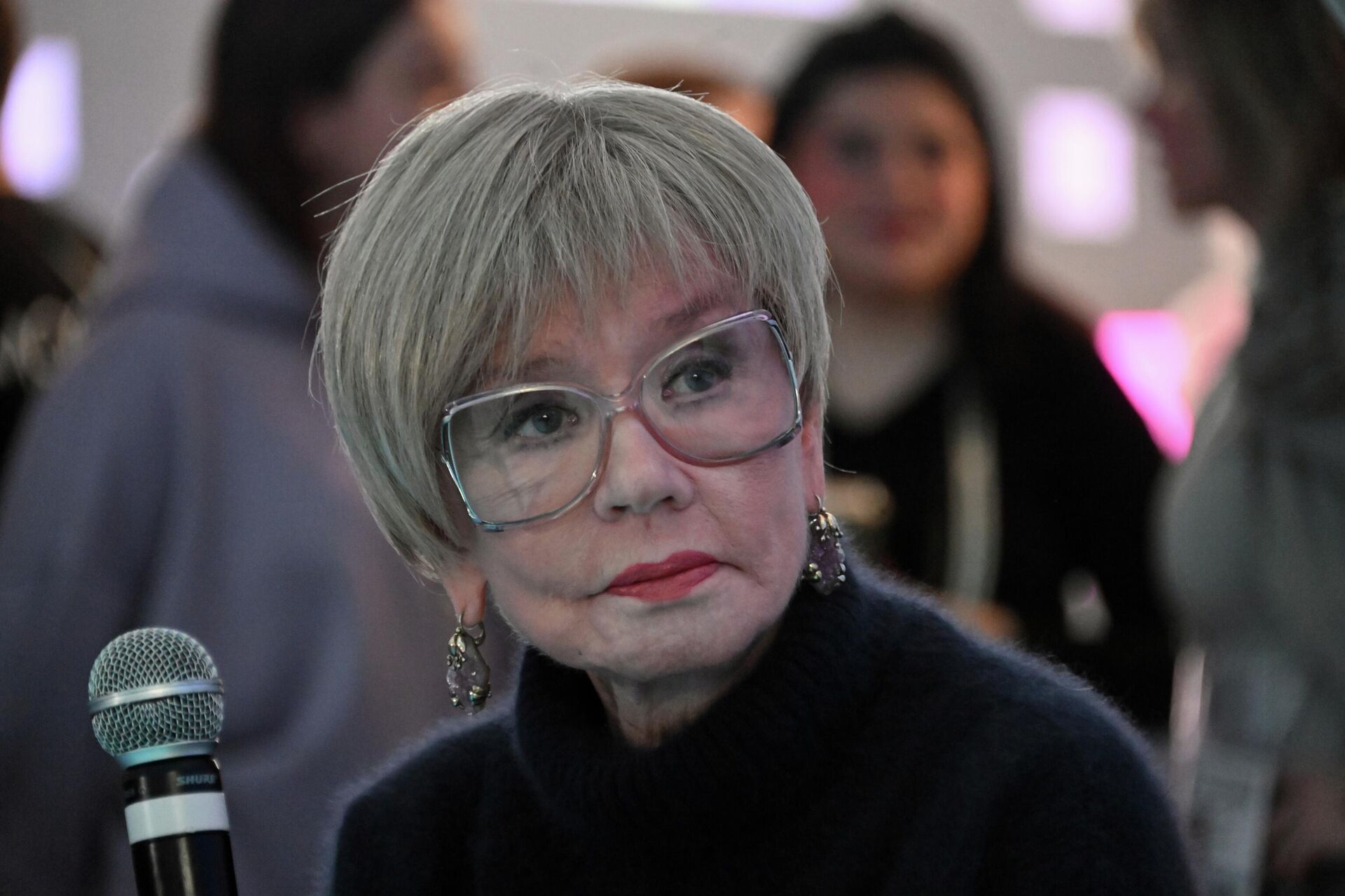 Вера Алентова