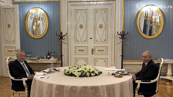 Путин в Кремле принял первого президента Казахстана Нурсултана Назарбаева - Sputnik Беларусь