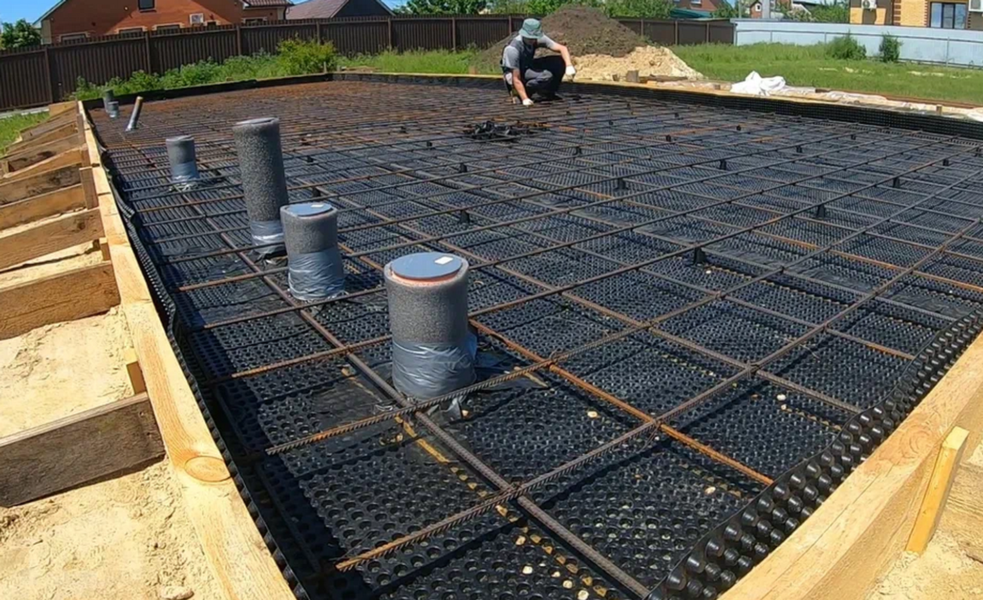 Площадка для автомобиля испытывает самые серьезные нагрузки - Sputnik Беларусь, 1920, 29.12.2025