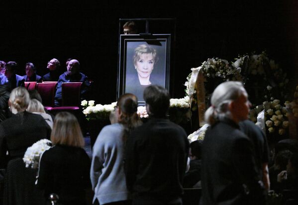 Цырымонія развітання з народнай артысткай РФ Верай Алентавай. - Sputnik Беларусь