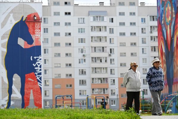 Мурал в честь Омского ипподрома, Омск