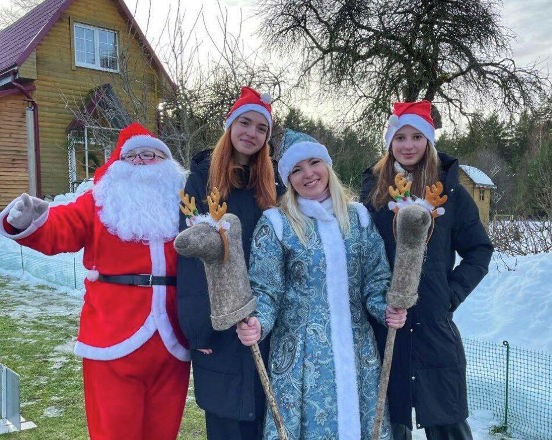 Елена из Витебска несколько лет играет роль Снегурочки на городских мероприятиях, детских утренниках и корпоративах.